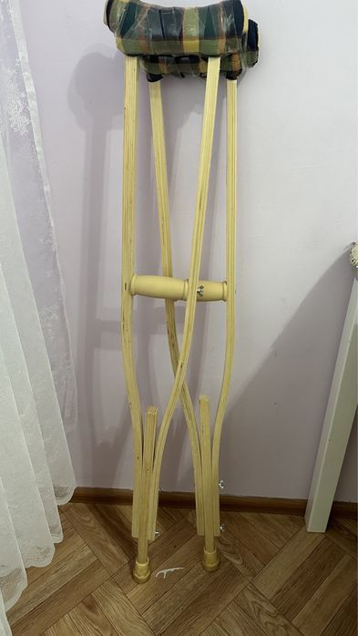Срочно продам костыли