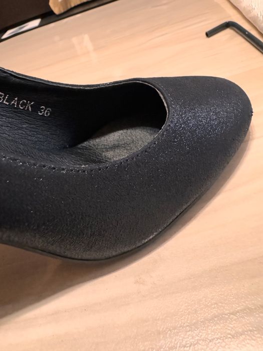Елегантни обувки на ток нови 36