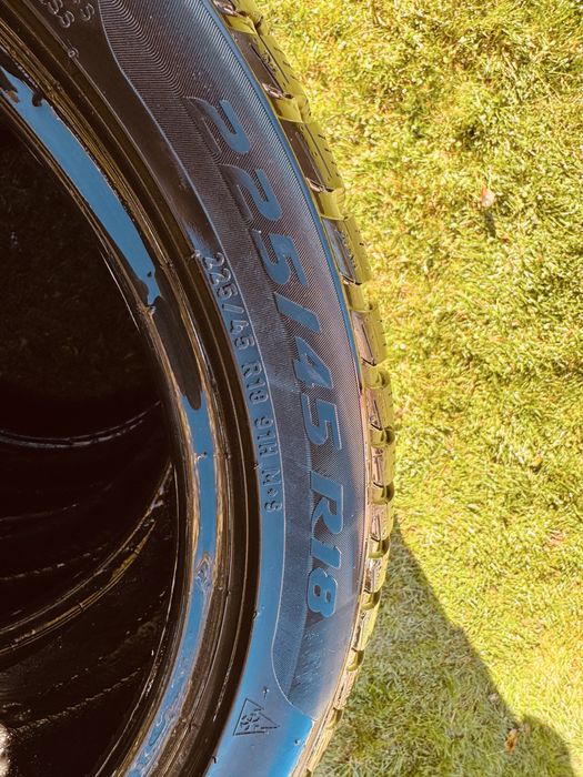 Продавам 4 броя зимни гуми Pirelli Soto Zero 3 размер 225/45/18