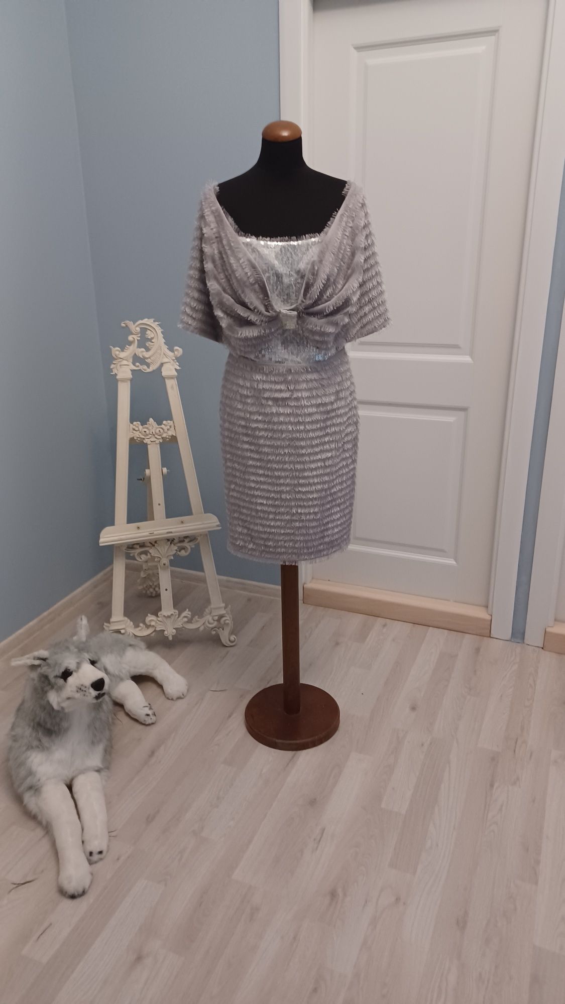 Rochie ocazie ,,accesorizata cu capa
