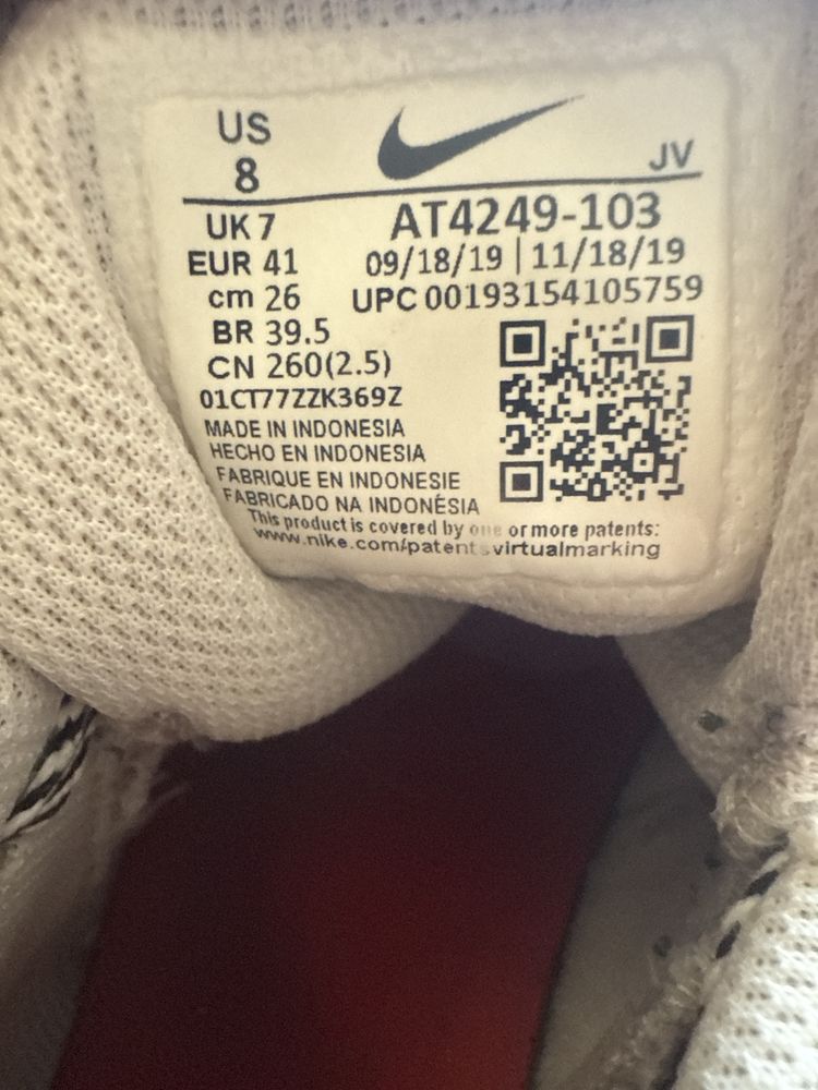 Nike 41 номер обувки