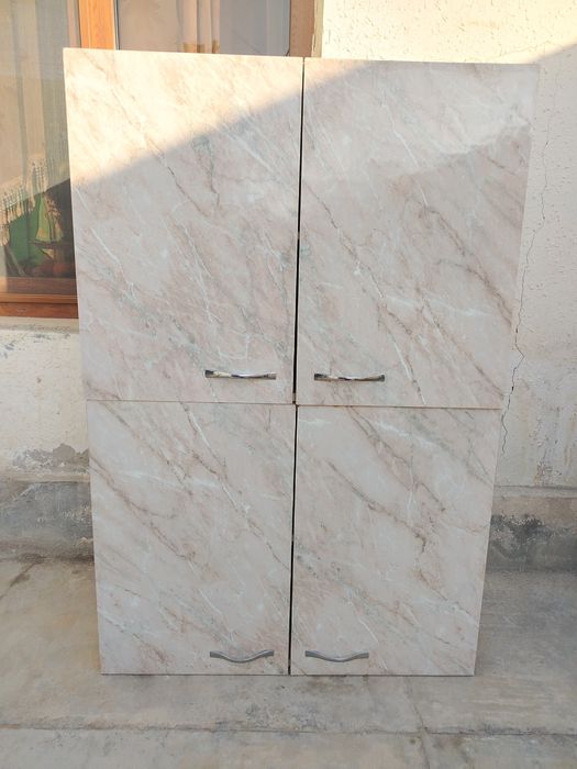 Стол    кухонный и два шкафа