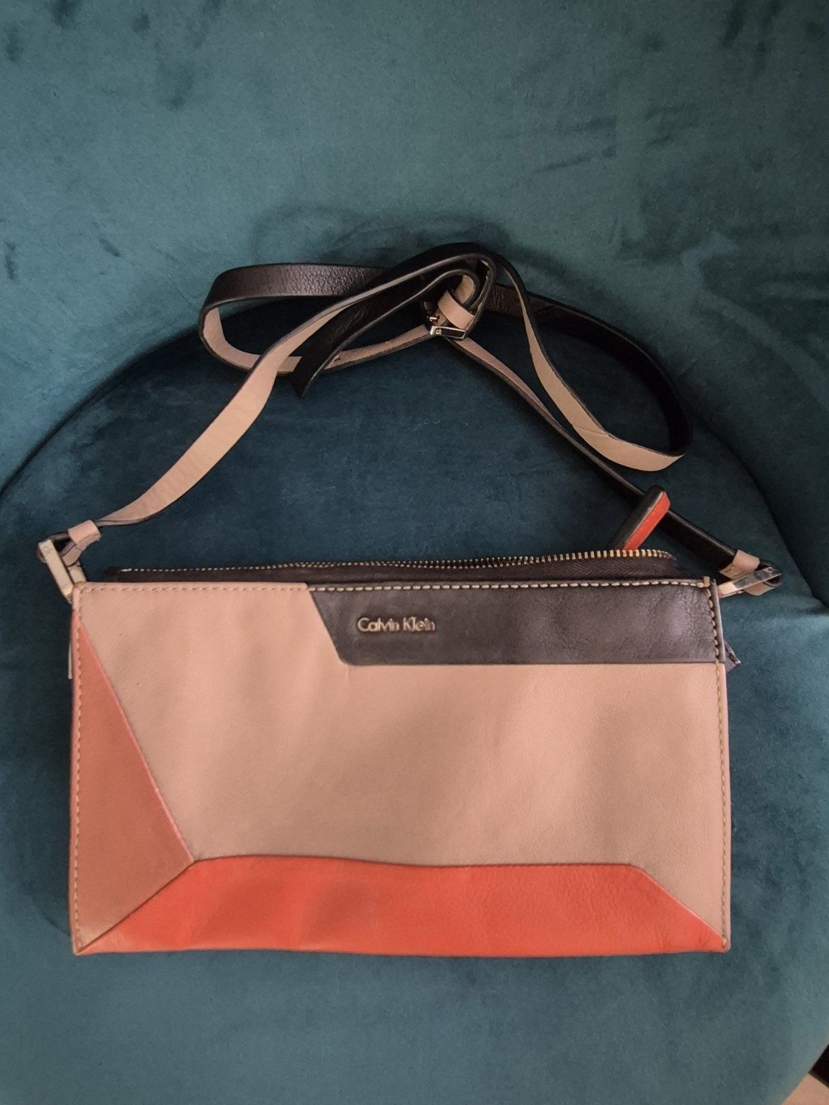 Чантичка  Calvin Klein