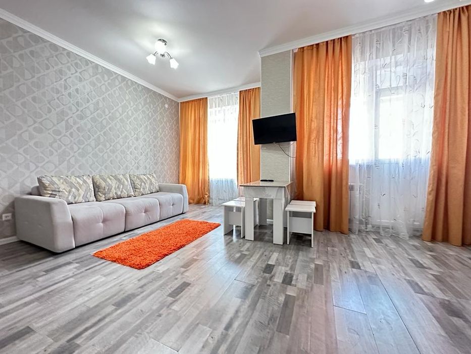 1 комнатная квартира посуточно левый берег ЭКСПО