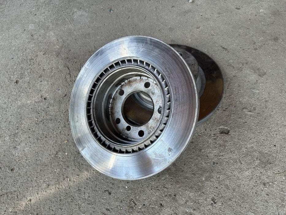 Discuri frana bmw E90