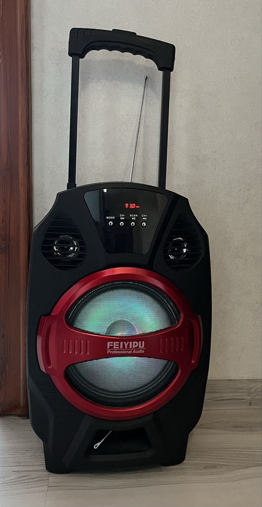 Караоке тонколона FEIYIPU R-8 с Bluetooth