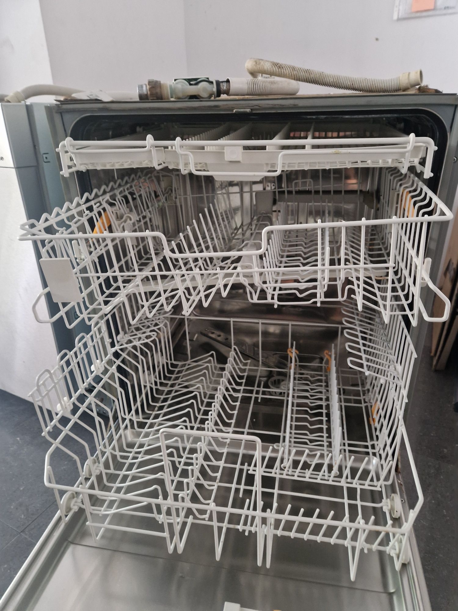 Съдомиялна Miele 14 комплекта