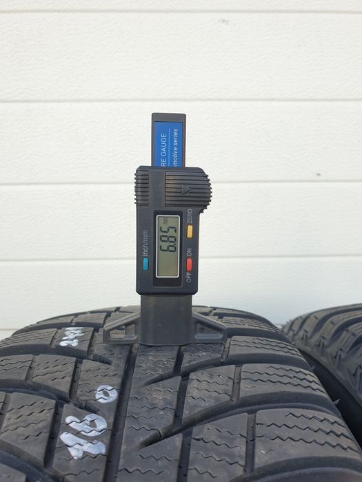 Зимни гуми 2 броя BRIDGESTONE Blizzak LM001 205 70 R16 дот 2421