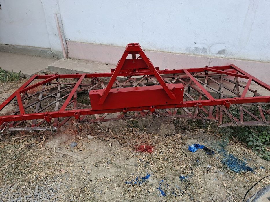 Traktor sotiladi Belarus