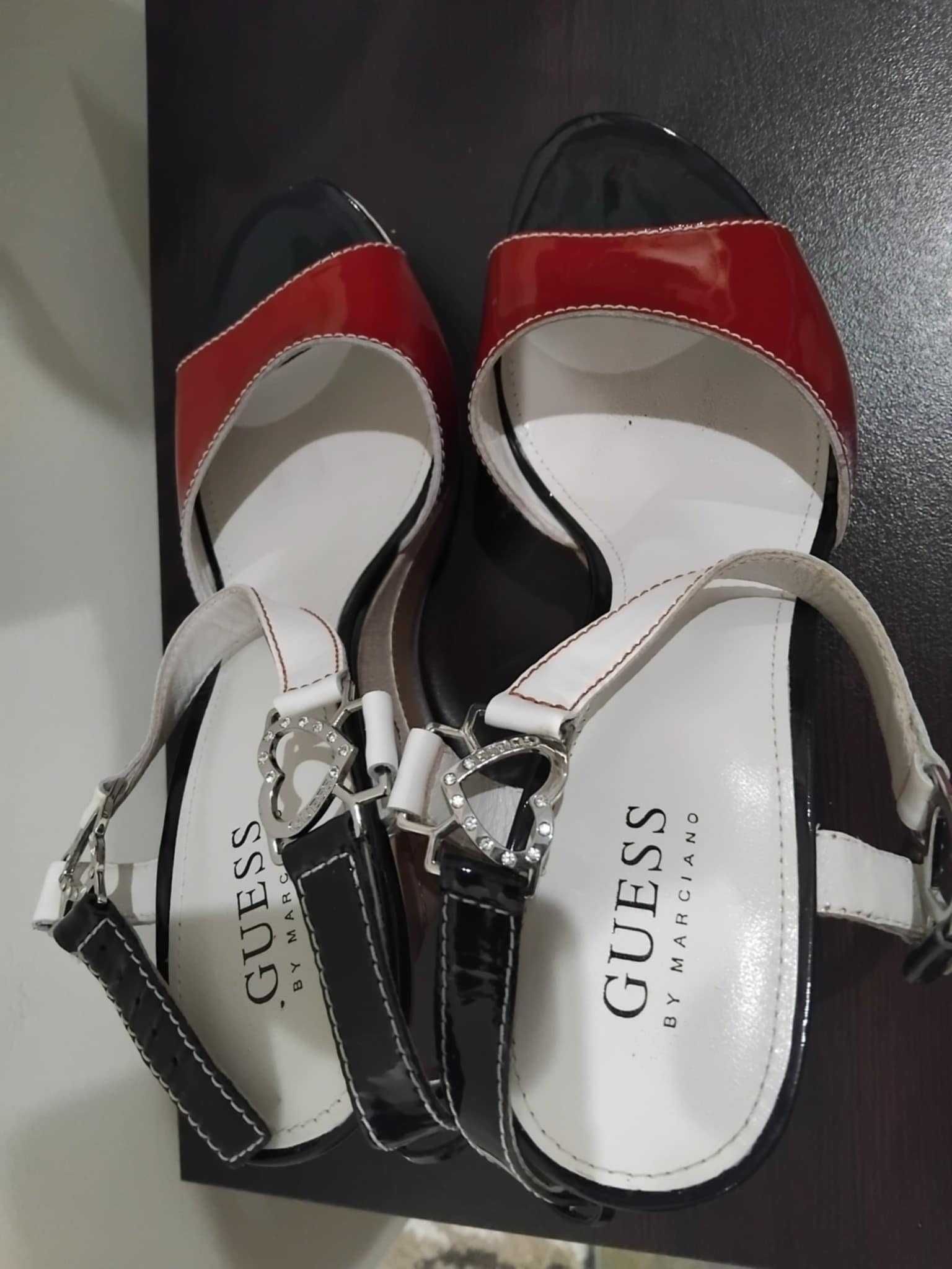 Дамски сандали GUESS
