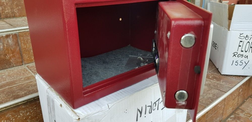 Seif metal roșu cu LCD