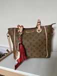 Louis Vuitton дамска чанта, кафява, презрамка и дръжки