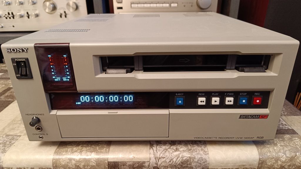Профессиональный видеомагнитофон Sony