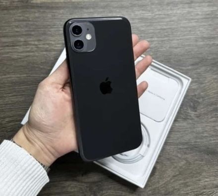 Продам IPhone 11 64G 80% Black в идеальном состянии все работает