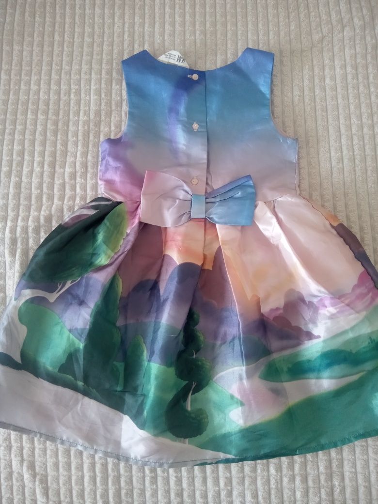 Рокля h&m 104см.