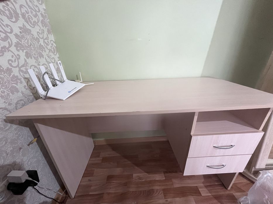 Стол для учебы для игр пк