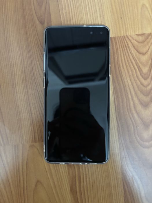 Продам телефон Samsung S10