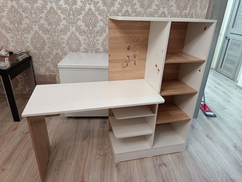 Стол письменный,компьютерный с полкой
