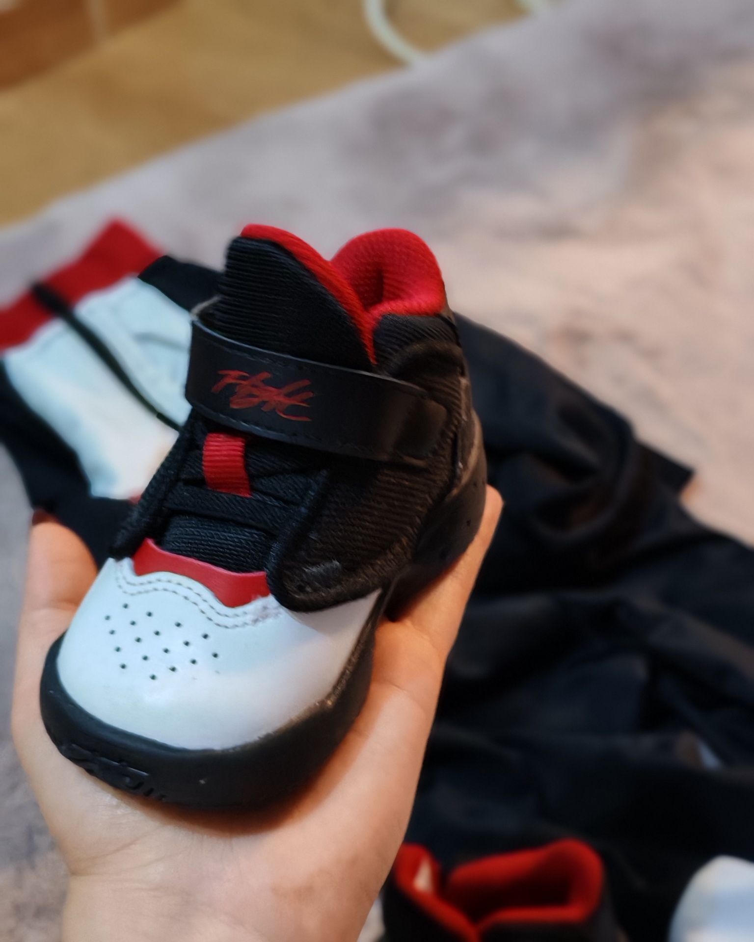 Adidași bebeluși