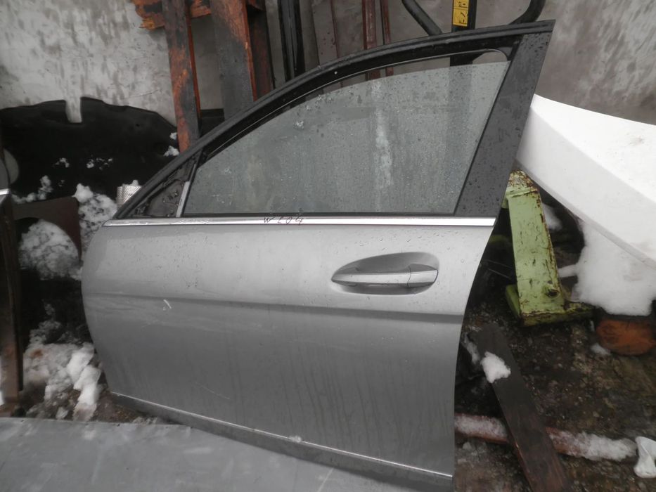 Usa / Portiera stanga / Dreapta Fata Mercedes C Class W204