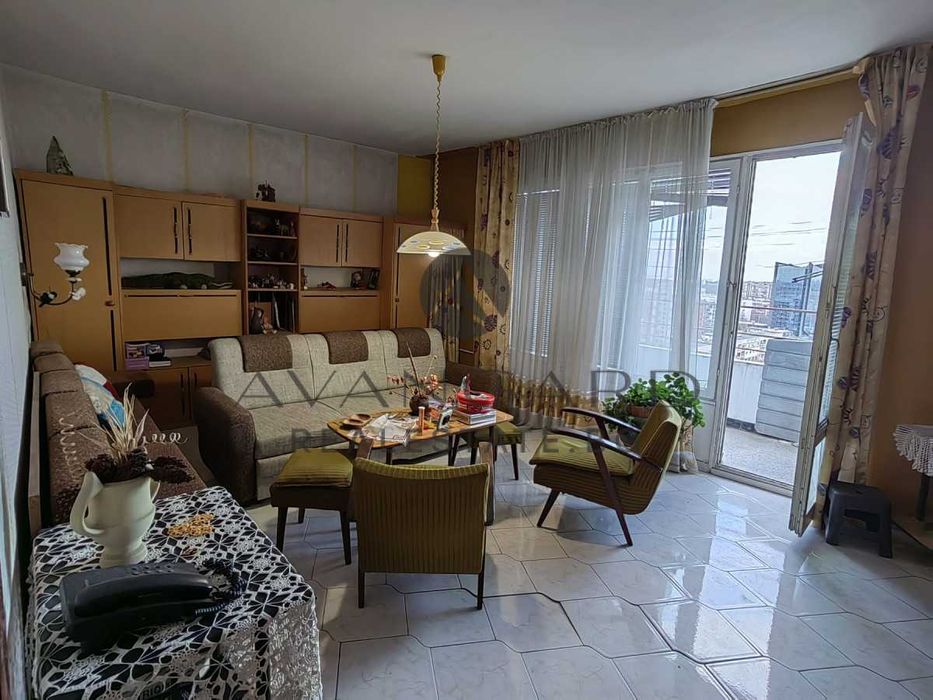 Продава се Тристаен апартамент в Пловдив, Кършияка - 115 кв.м за 1174 €/кв.м - Снимка #1