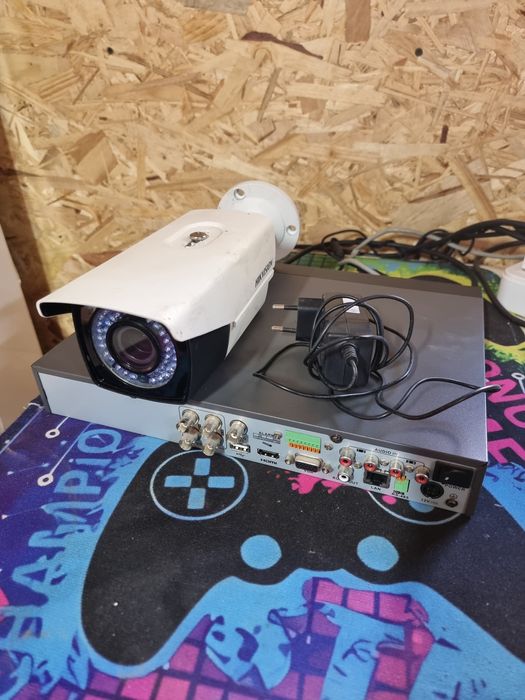 Kit dvr hikvision si 1 camera varifocala exterior!