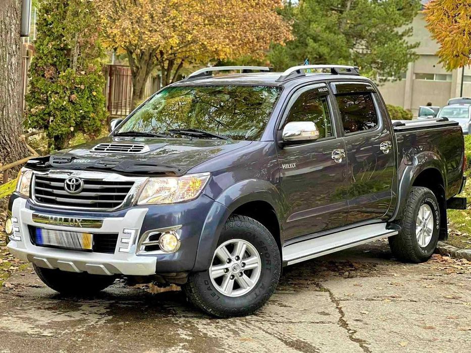 - Toyota Hilux INVINCIBLE 3.0Tdi 170cp Automata Full IMPORT ITALIA