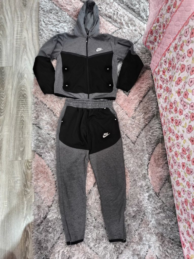 Екип 35  лв Nike
