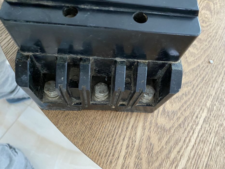 Шалтер от 500V до 200V-300A