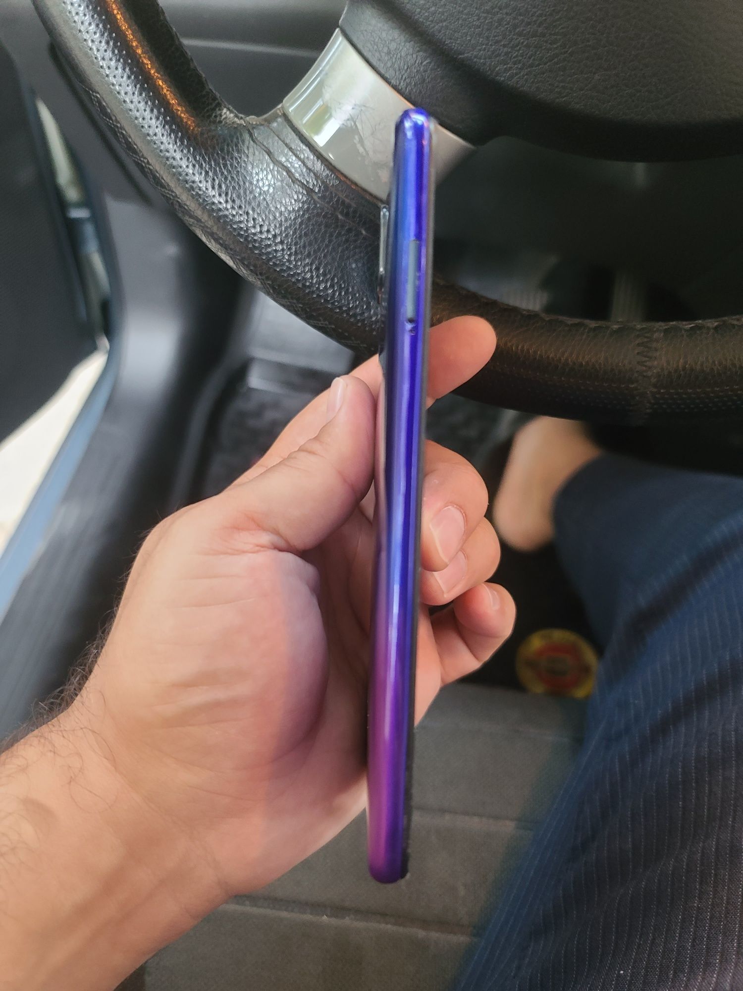 Продам Xiaomi Redmi Note 9 — 64 GB, градиент фиолетово-розовый
