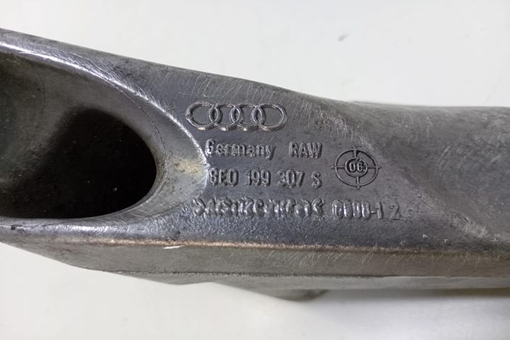 Suport motor stanga 8E0199307S Audi A4 B7