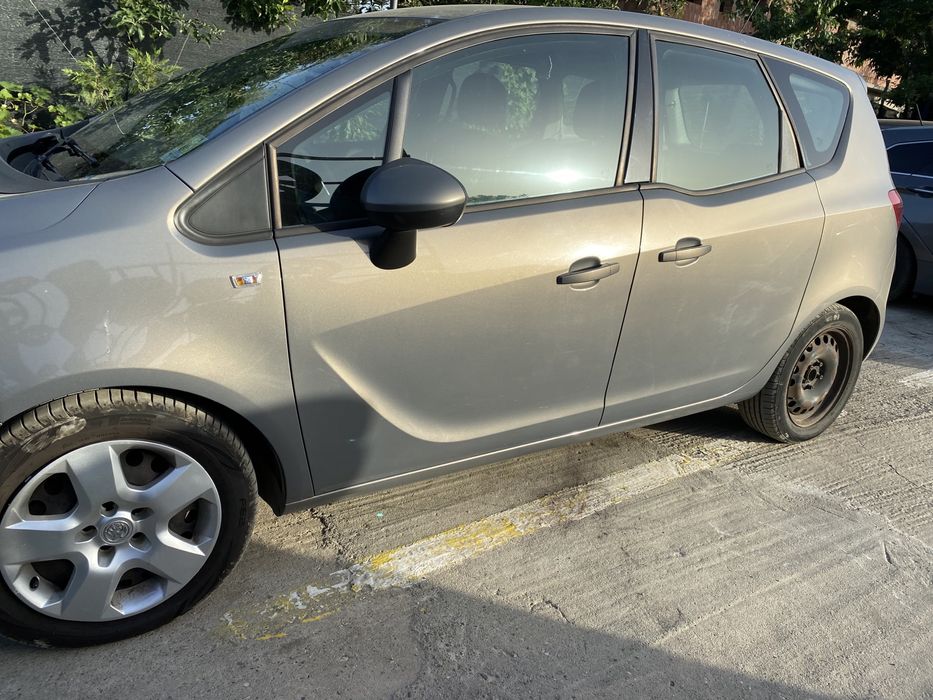 Bară spate cu senzori de parcare Opel Meriva B 2011