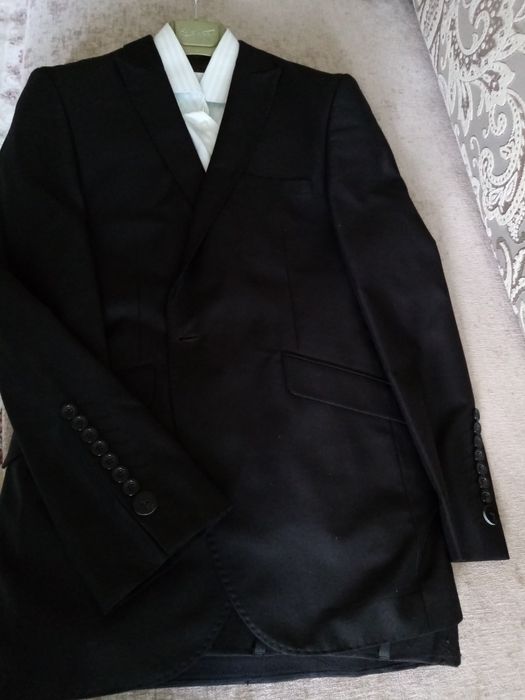 Мужской костюм. Пиджак/ брюки.