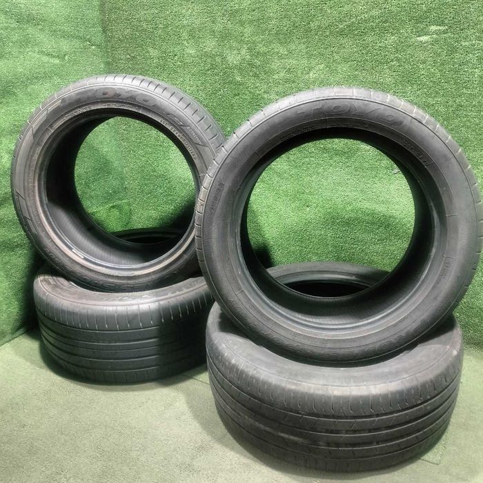 Продам Шины летний разноширокие Toyo передний 225/50 задний 285/45R19