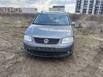 Dezmembrez Volkswagen Touran 1.9 diesel cutie Dsg 2004-2009