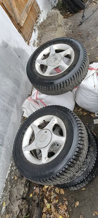 Продам комплект колёс