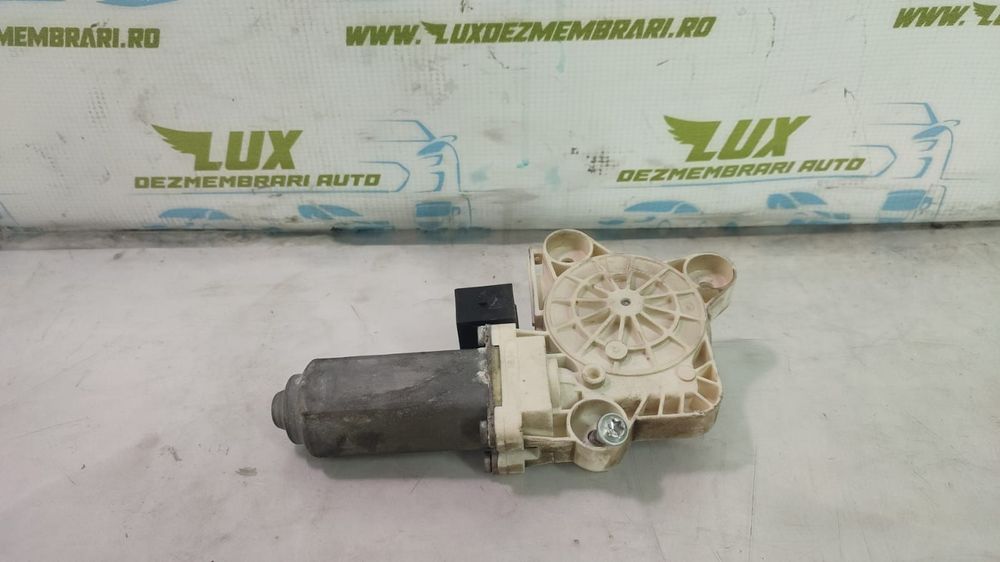 Motoras geam dreapta fata A2118202442 Mercedes-Benz E-Class W211 [fac