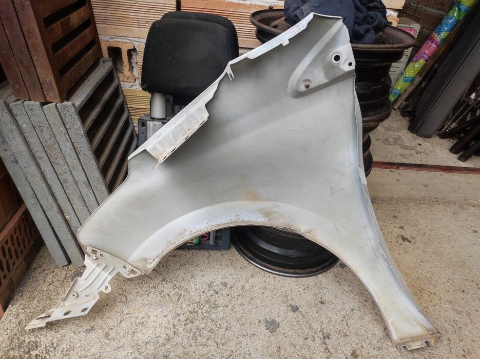 Десен калник за Пежо-208