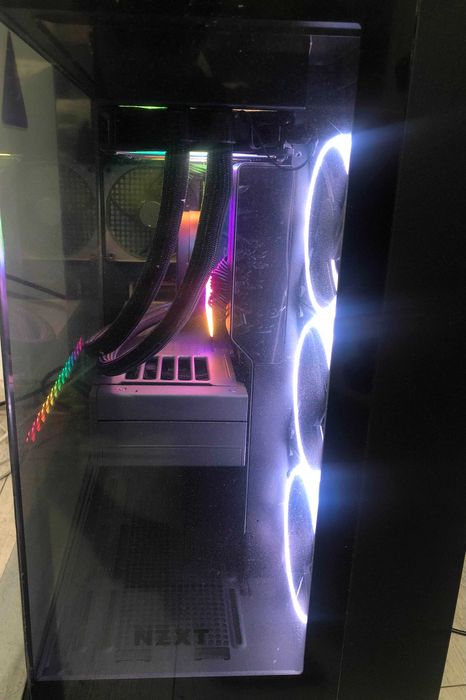 Pc Gaming Ryzen 7 9800x3d, RX 9070XT GAMING OC FACTURA