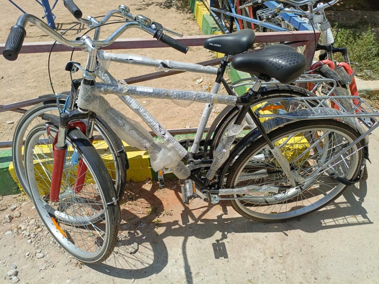 Yangi velosipedlar sotiladi