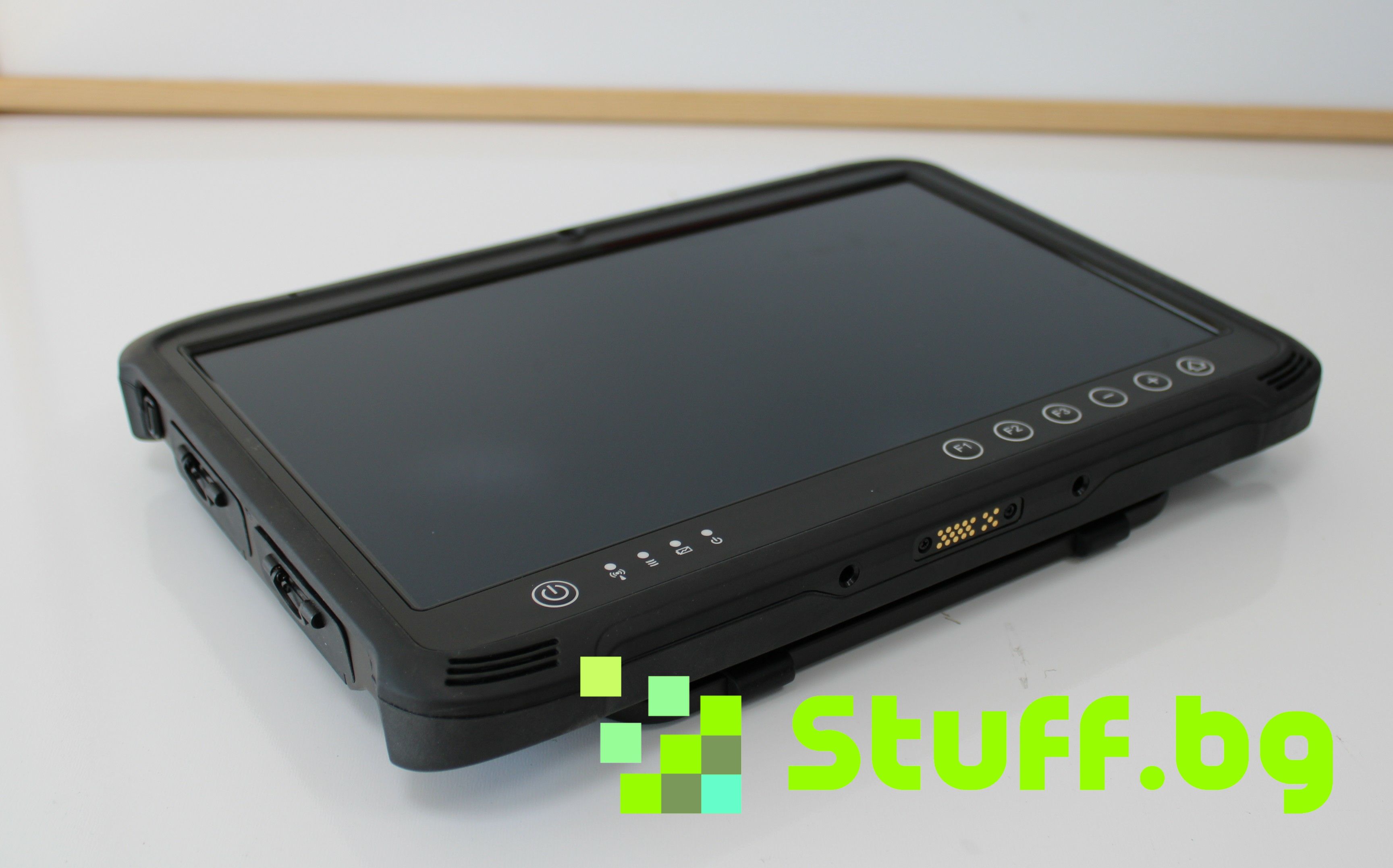 Winmate M133K Rugged Windows Tablet 13.3'' i5-5250U/4GB/128SSD m.2