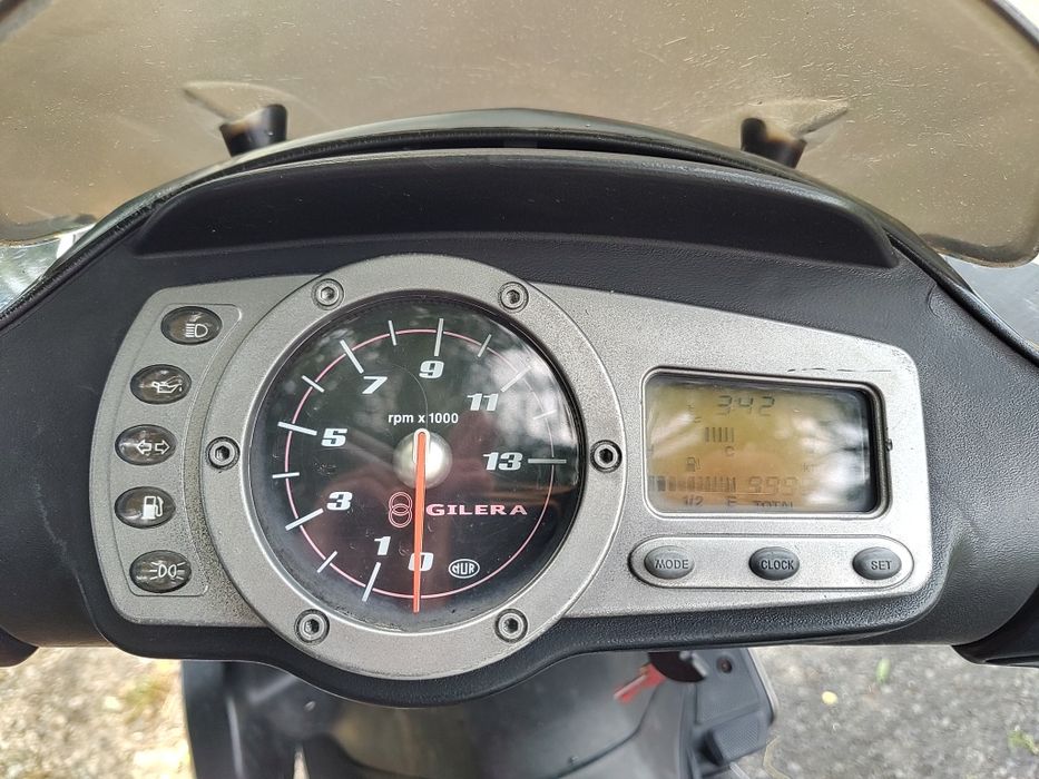 Vând Scuter Gillera Runner 49cc