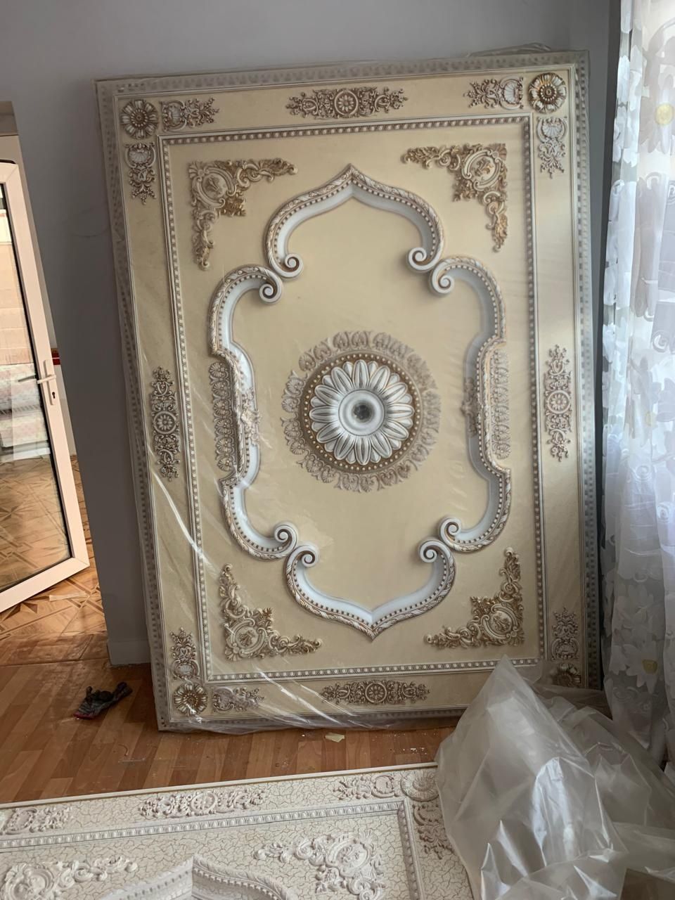 Панно  потолочное