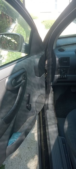 Vând Opel corsa C 1.2