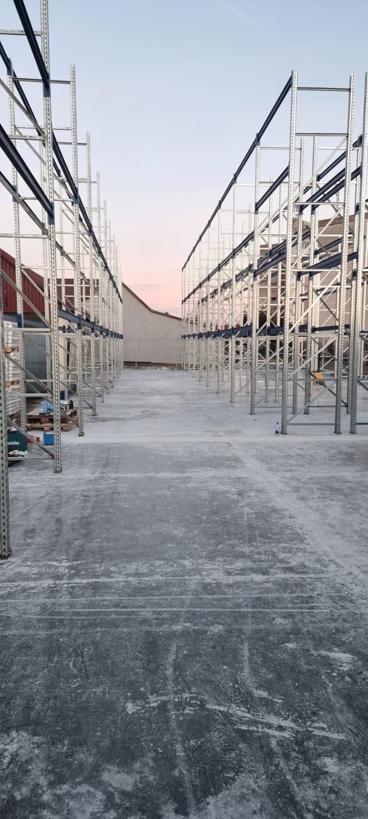 Rafturi metalice pentru paleți - Livrare rapidă