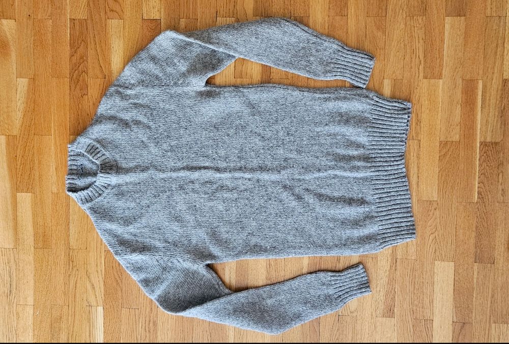 Мъжки пуловер, XS размер