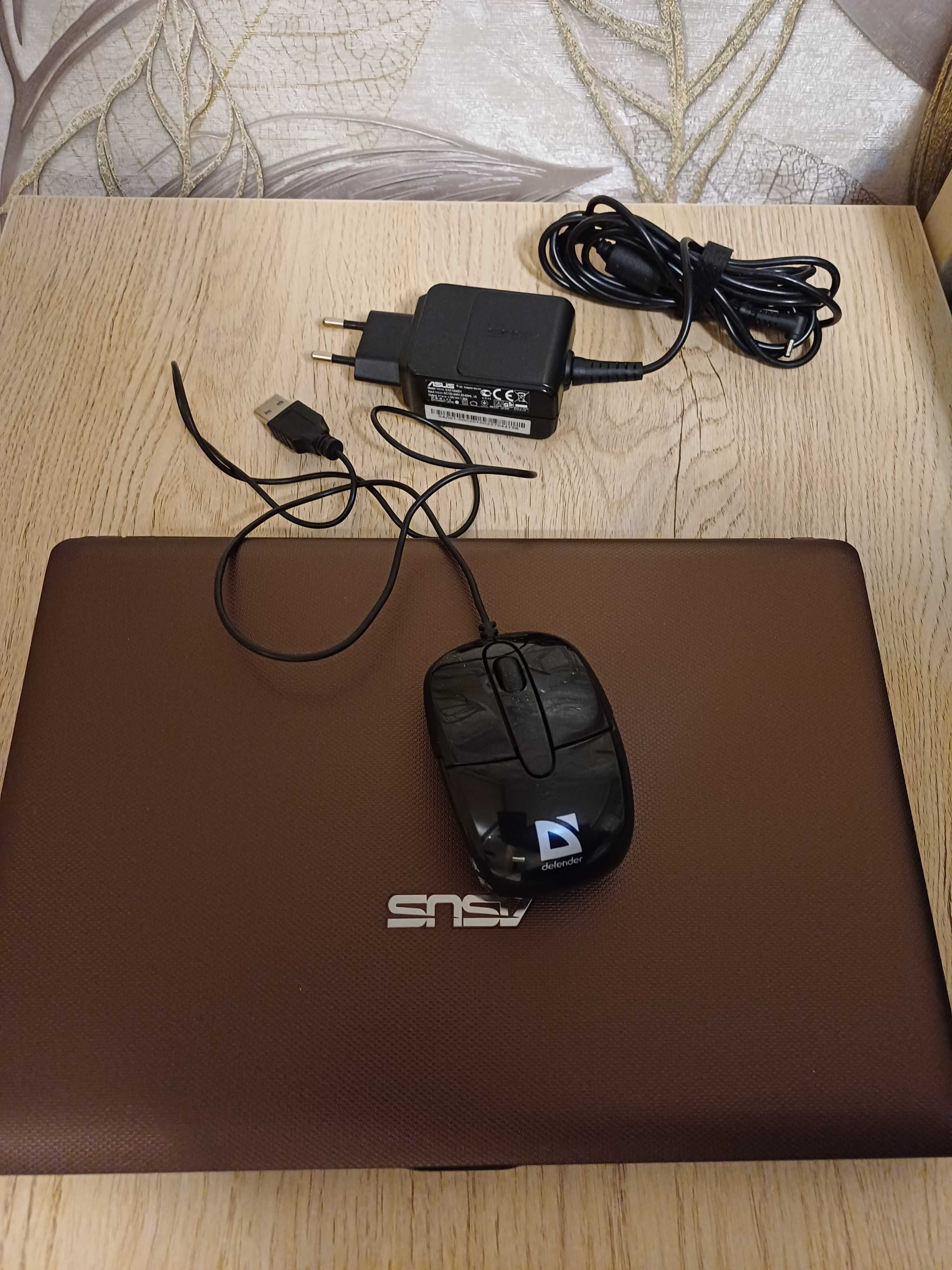 Нетбук "Asus" в отличном состоянии