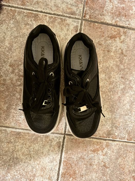 Дамски черни обувки