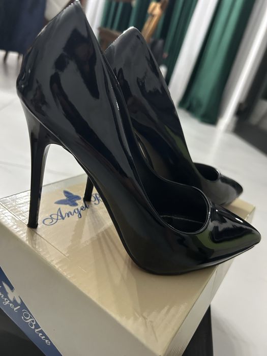 Pantofi stiletto nr 37/38