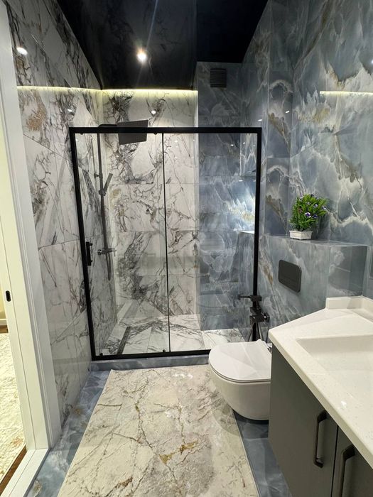 Продается 2/5/12 67м2 в Новостройке, строительный рынок Жомий